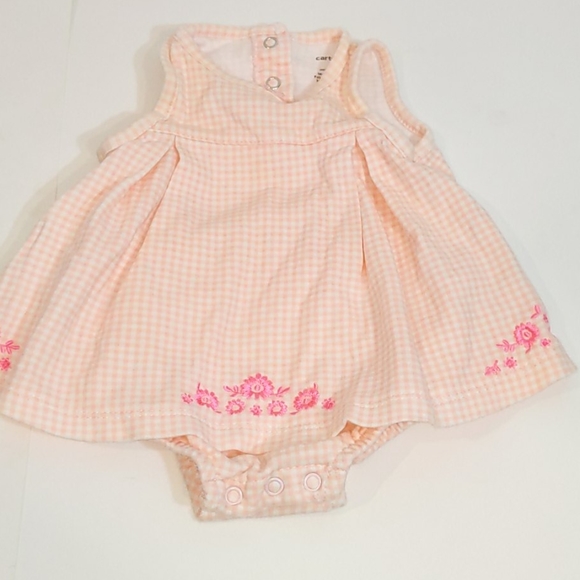 Carter's Bundle of 6 months Onesies - Picture 4 of 7